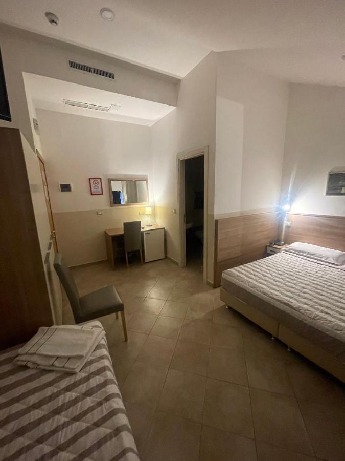 Hotel Montecarlo Milano Exteriör bild