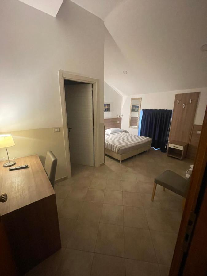 Hotel Montecarlo Milano Exteriör bild
