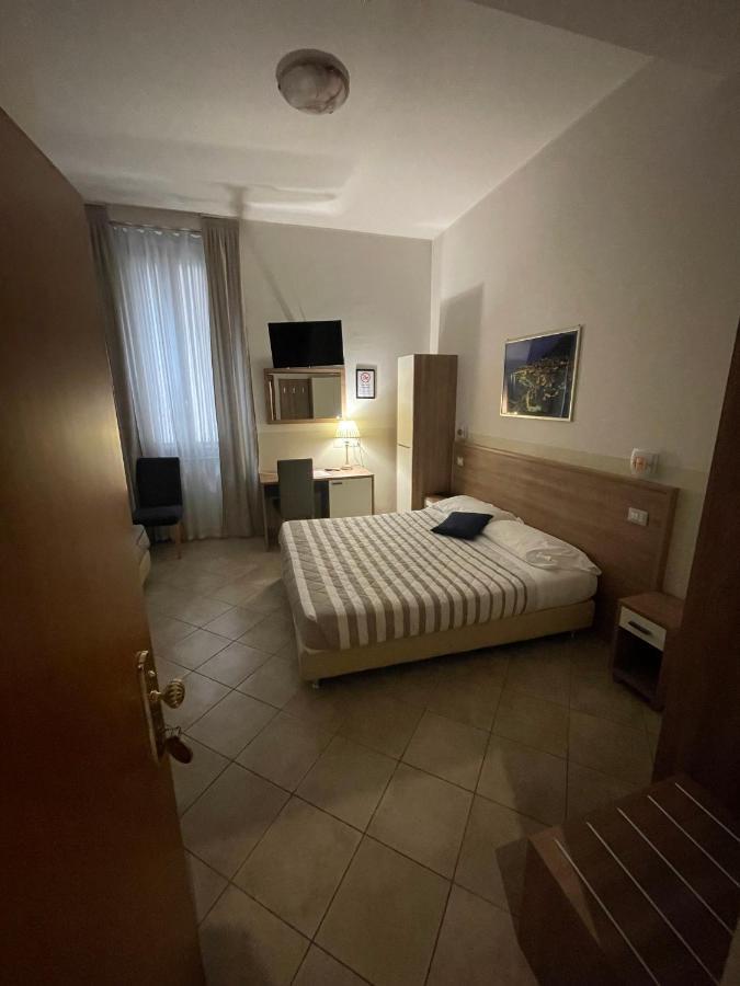 Hotel Montecarlo Milano Exteriör bild