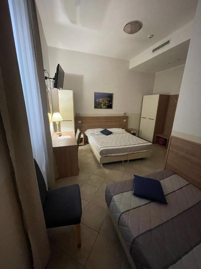 Hotel Montecarlo Milano Exteriör bild